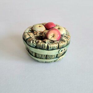 Vintage Pendelfin Apple Barrel Hand painted stonecraft figurine. England.